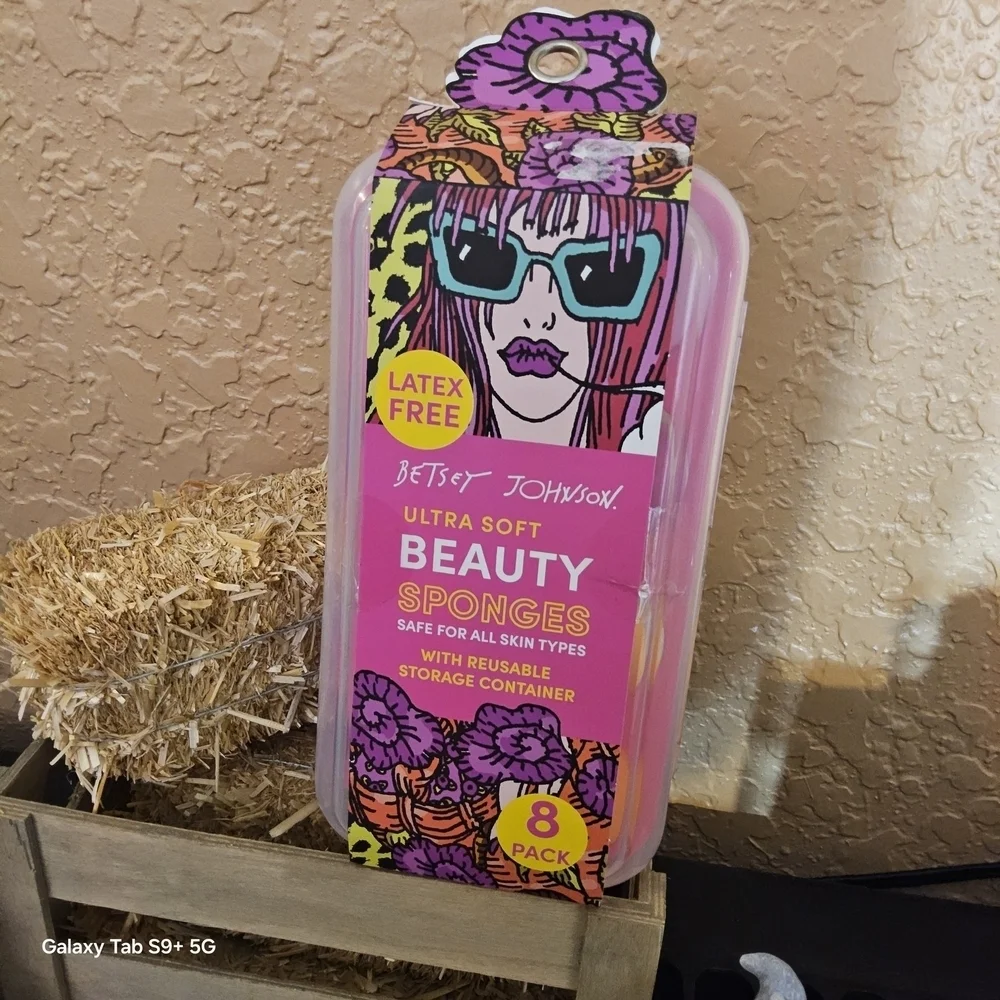 Betsey Johnson Pink Beauty Sponges Set